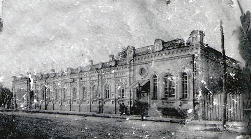 Фасад Зміївської земської Олександрівської жіночої гімназії