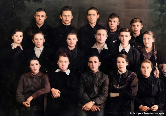 Группа учеников Змиевской школы №1