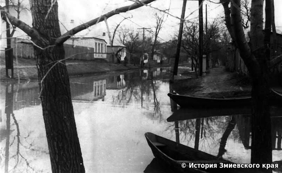 Улица Покровская (Красноармейская) во время весеннего паводка