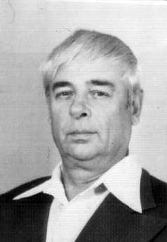 Директор (1967–1983 рр.) Пролетарської школи Іван Афанасійович Журавел