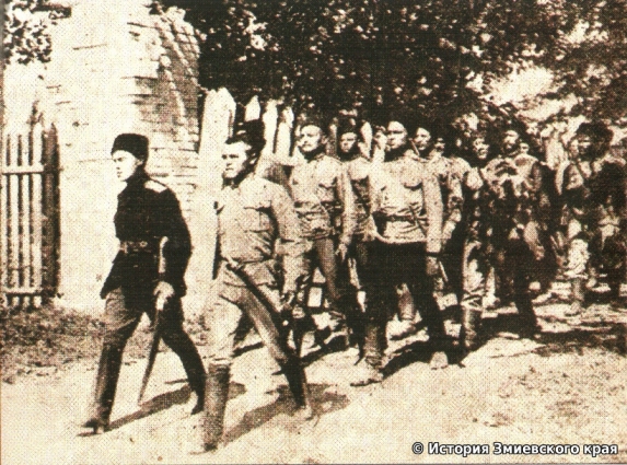 Марковцы вступают во взятый город. 1919 год