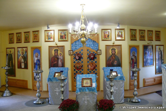 Внутрішнє оздоблення церкви Різдва Богородиці